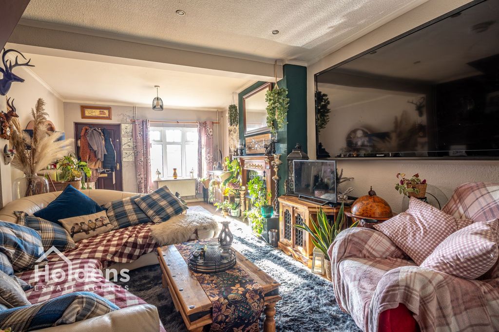 Property photo 3 of 12