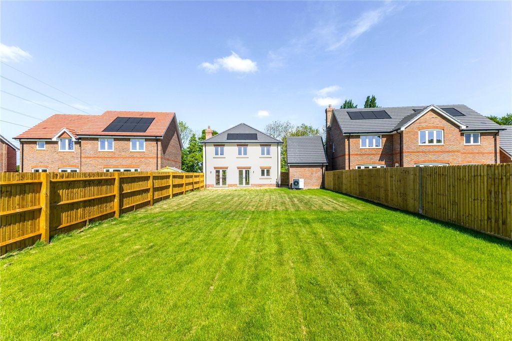 Property photo 1 of 14 Picture No. 37