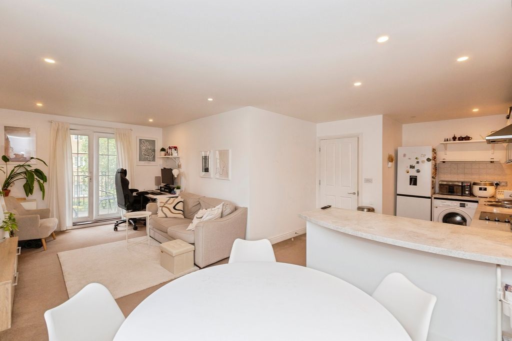 Property photo 2 of 19 Pbox-Img.Jpg