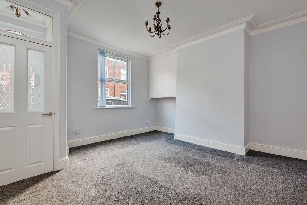 Property photo 3 of 19 Pbox-Img.Jpg