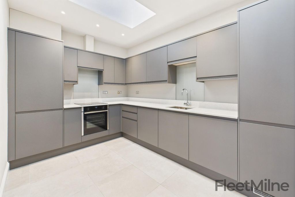 Property photo 3 of 15 Kitchen
