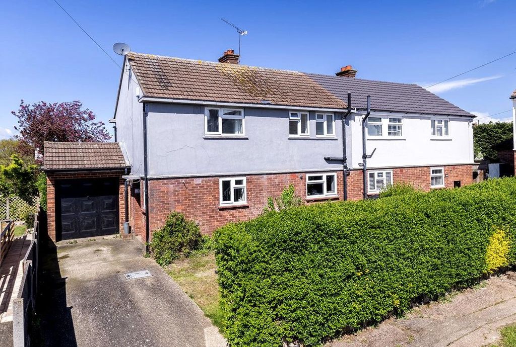 Property photo 1 of 13 Beaconfield Road 19