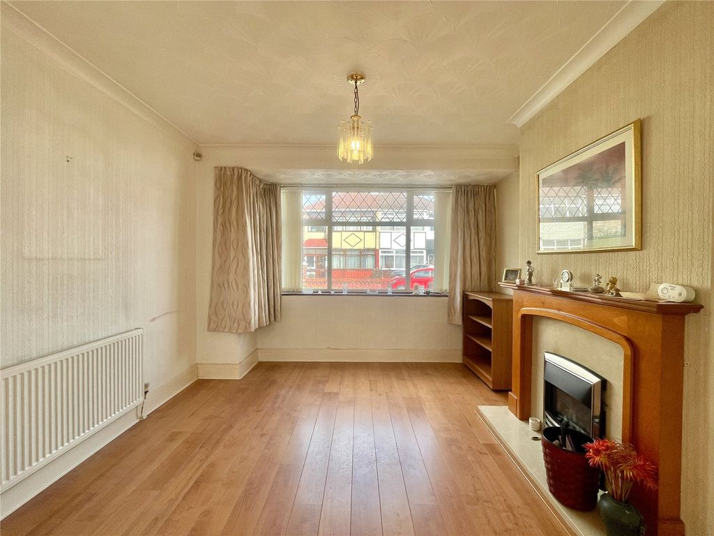 Property photo 3 of 8 Picture No. 02