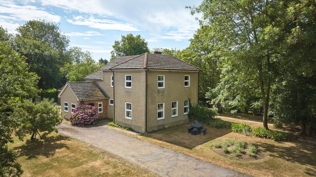 Property photo 2 of 29
