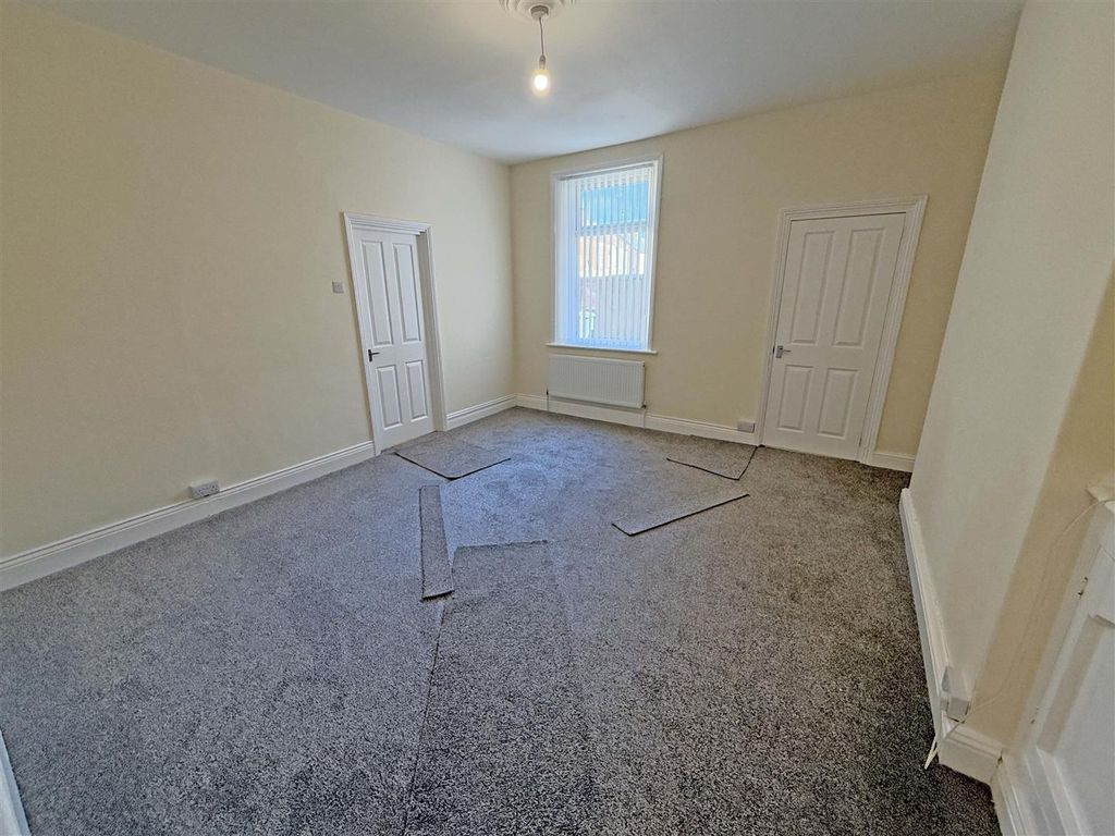 Property photo 2 of 11 Cwv Lounge.Jpg