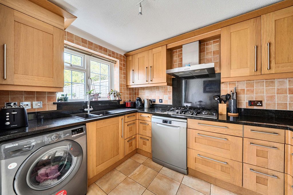 Property photo 3 of 25 Kitchen