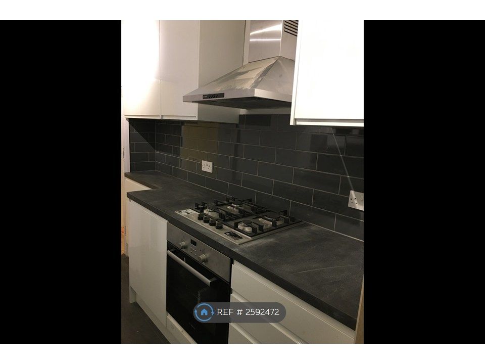 Property photo 1 of 17 Kitchen