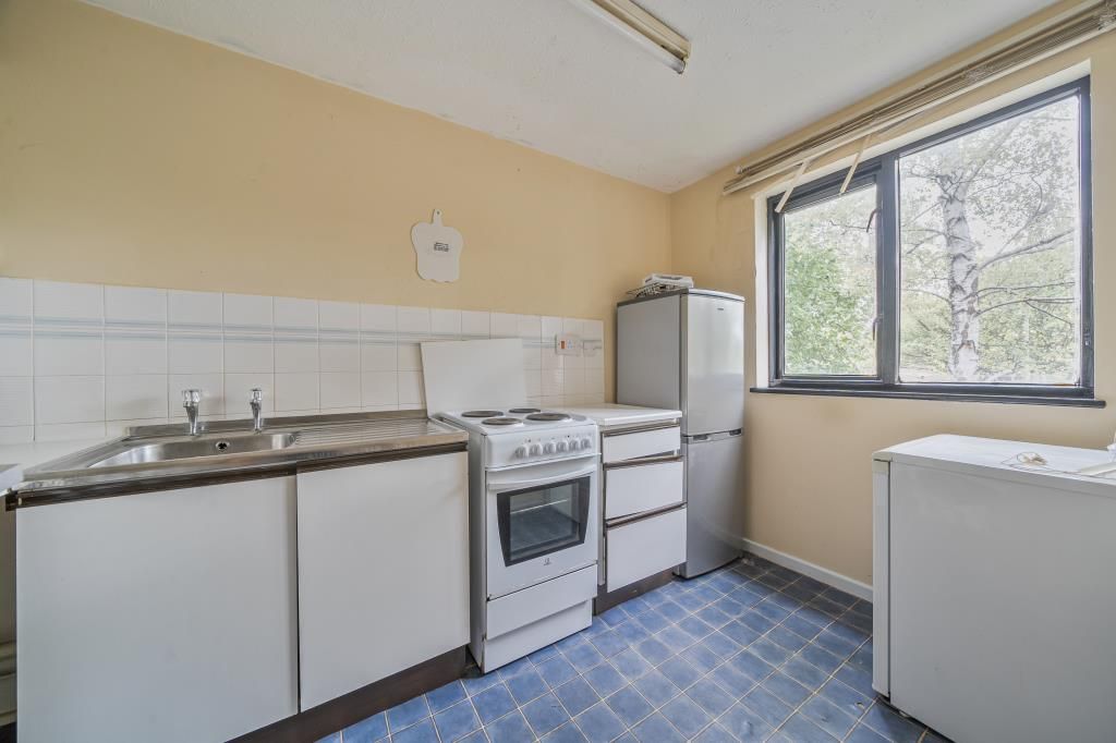 Property photo 3 of 20 Kitchen