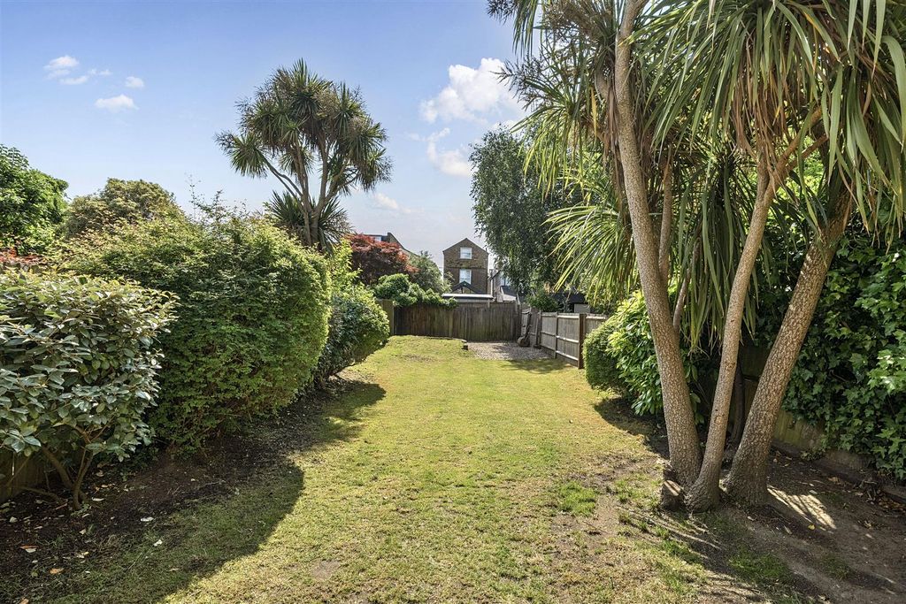 Property photo 2 of 19