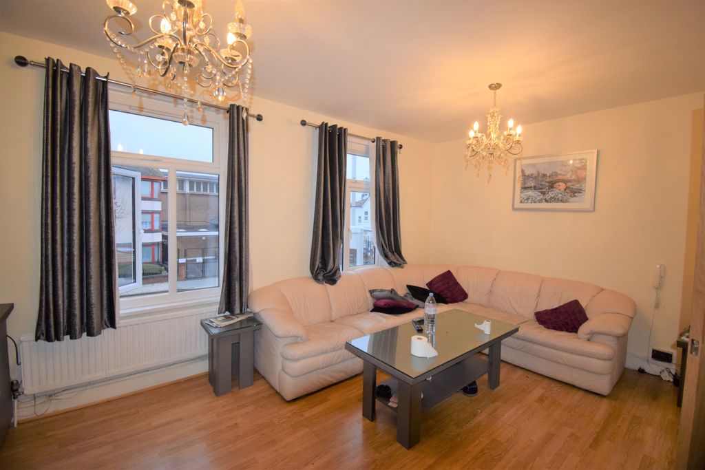 Property photo 2 of 8 1