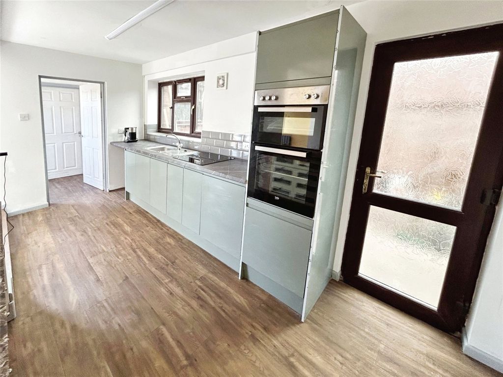Property photo 2 of 17 Kitchen/Dining Room
