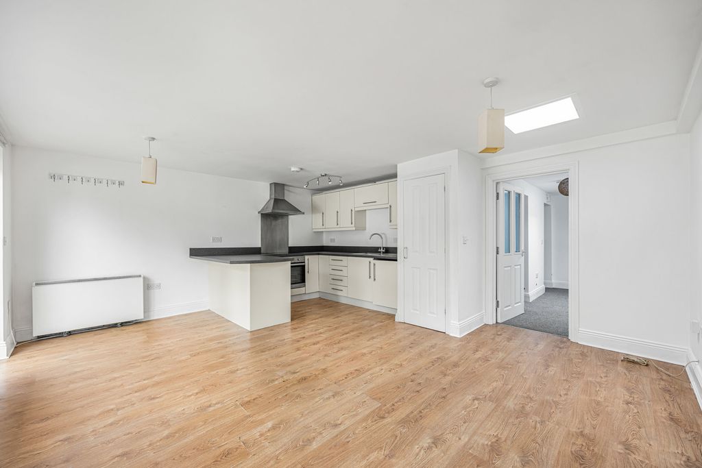 Property photo 3 of 12 2_71230