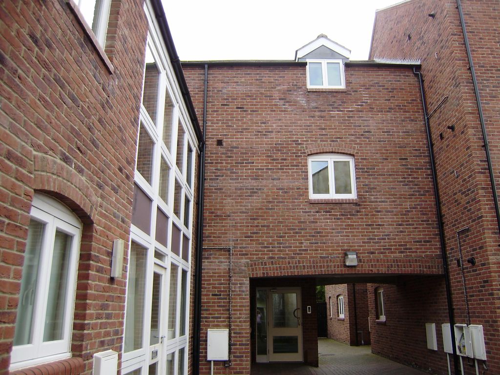 Property photo 1 of 7 Front