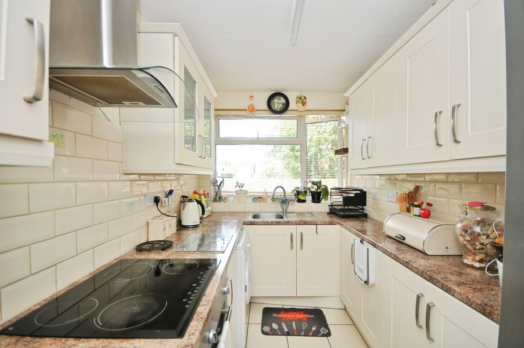 Property photo 3 of 17 Photo