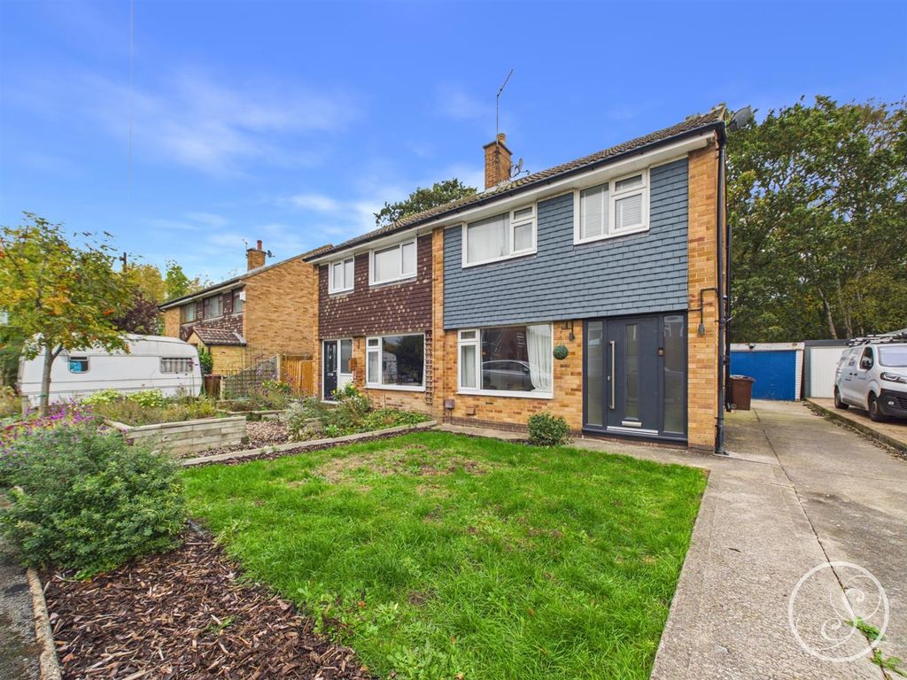 Property photo 1 of 18 External