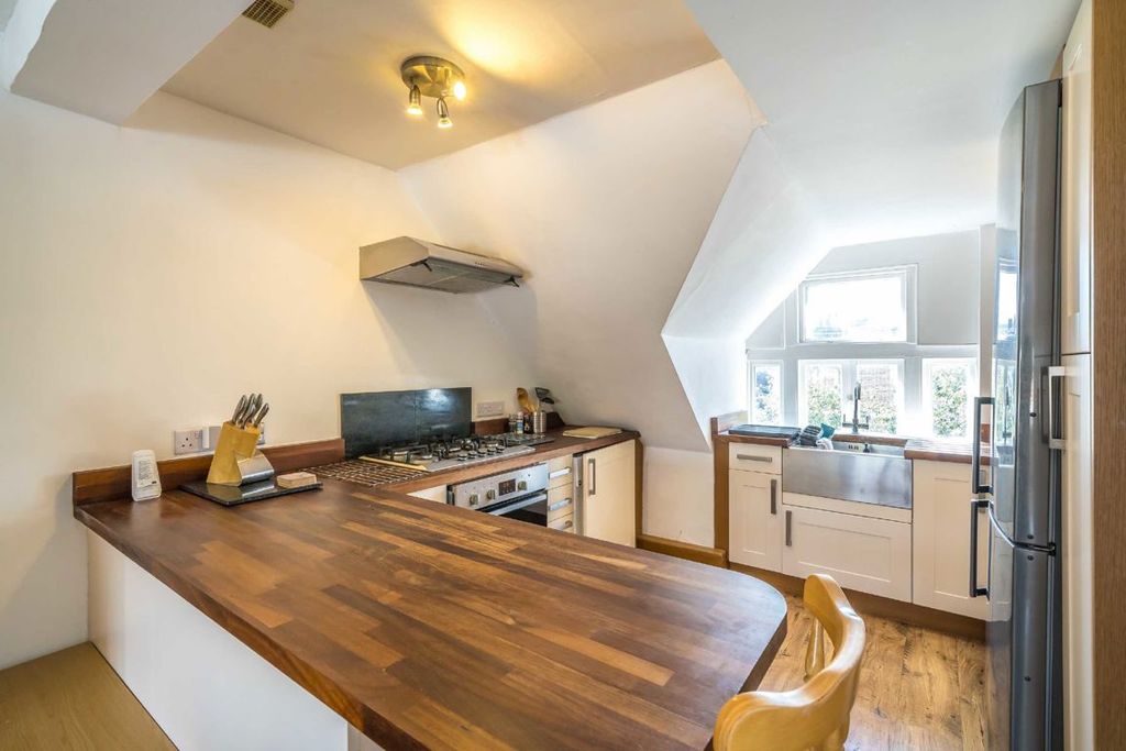 Property photo 3 of 5