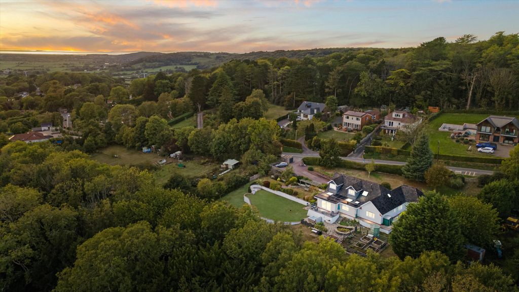 Property photo 1 of 17 Image