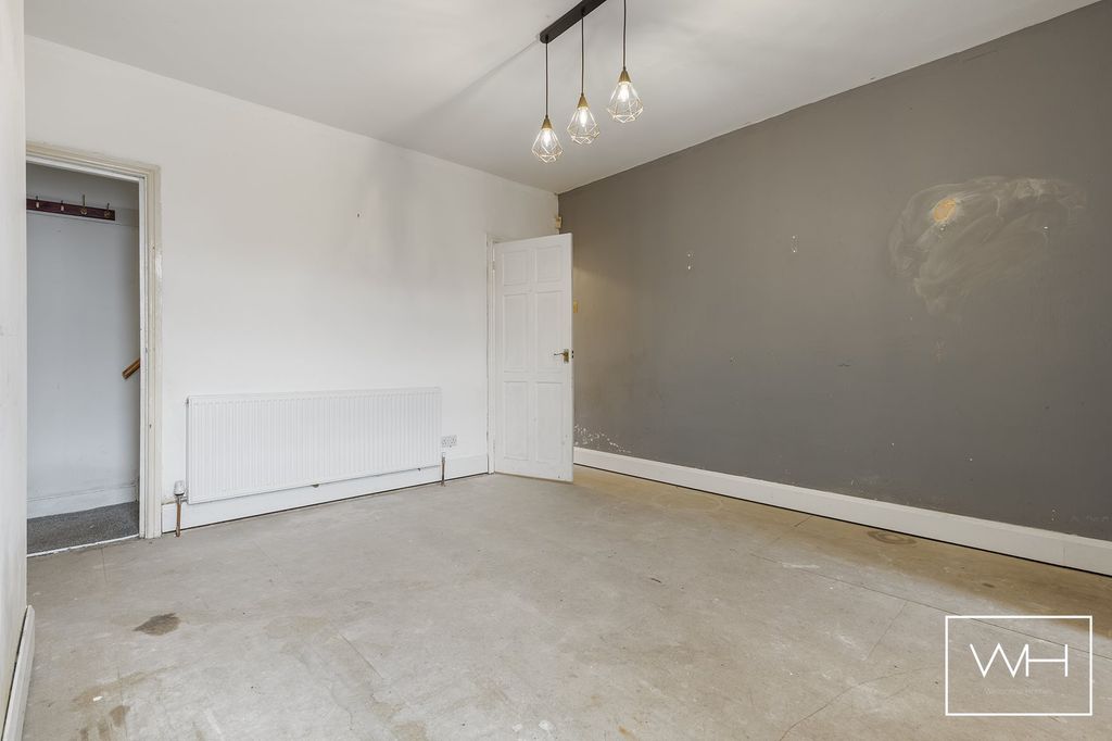 Property photo 3 of 20 97 Rotherham Rd, Dinnington 11_297