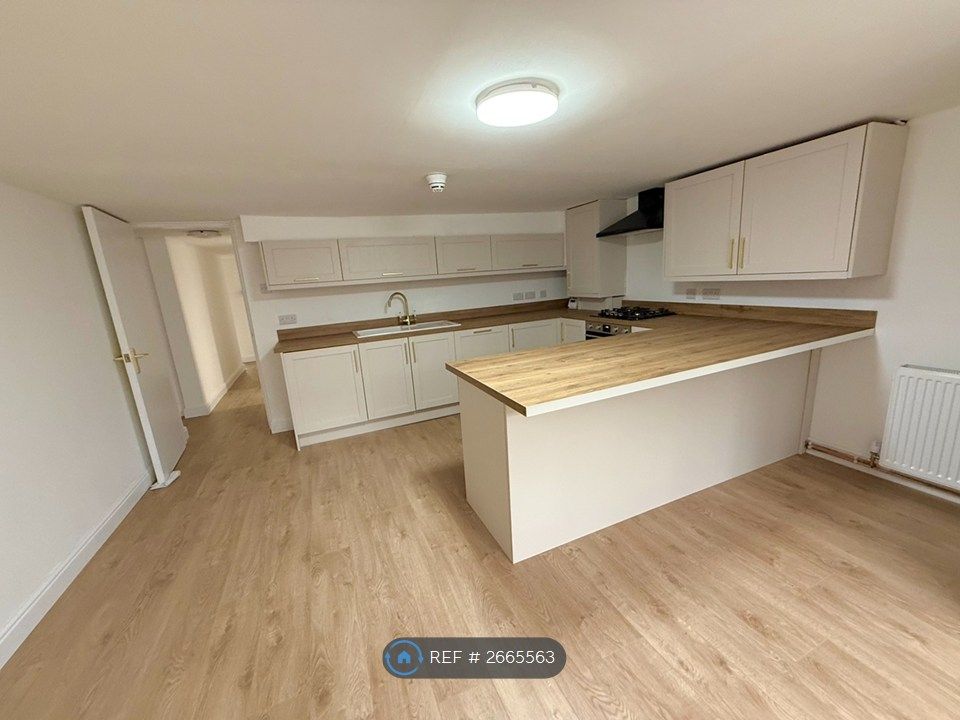 Property photo 1 of 10 Kitchen/Living