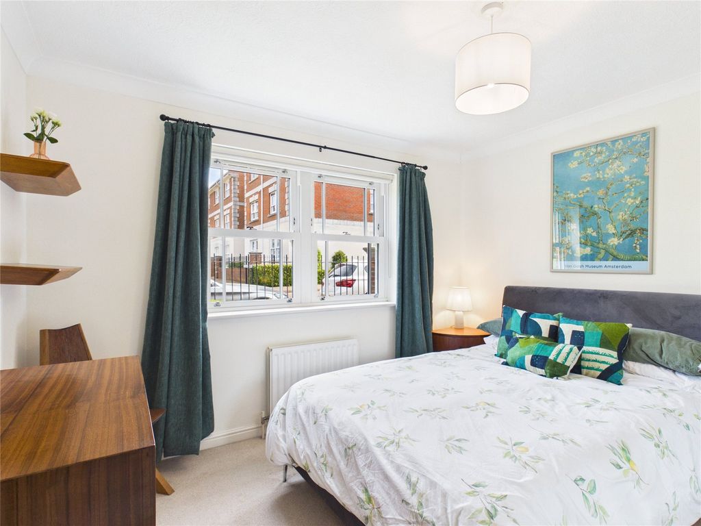 Additional image 5 of 1 bed flat for saleGuildford, Surrey GU1