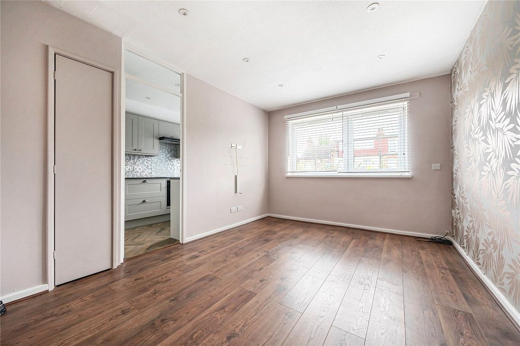 Property photo 2 of 19 Picture No. 18