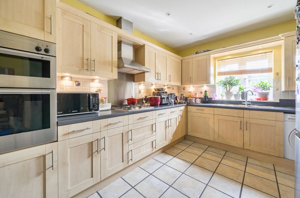 Property photo 3 of 20 1480485-9-6A34164...