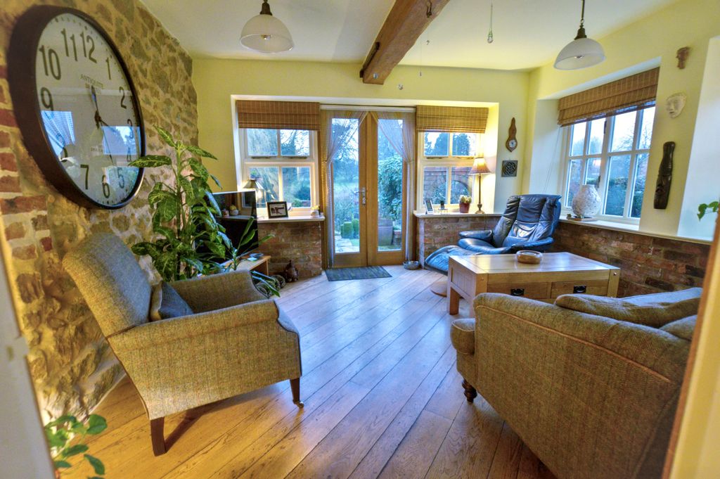 Property photo 1 of 43