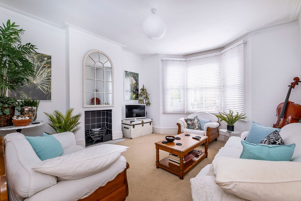 Property photo 3 of 13