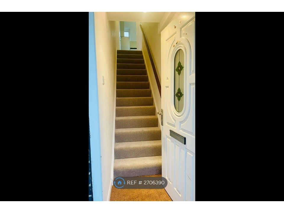 Property photo 3 of 10 Entrance