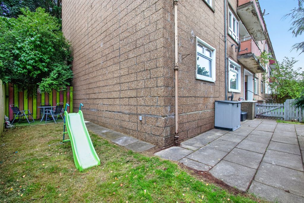 Property photo 3 of 21