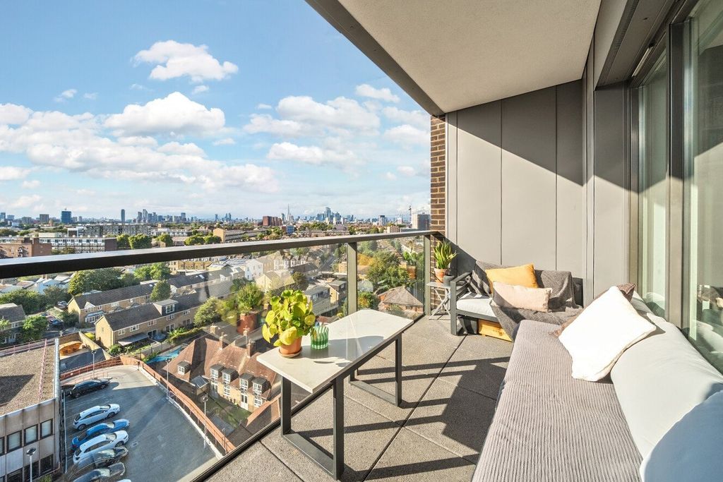 Property photo 3 of 24 Picture No. 17