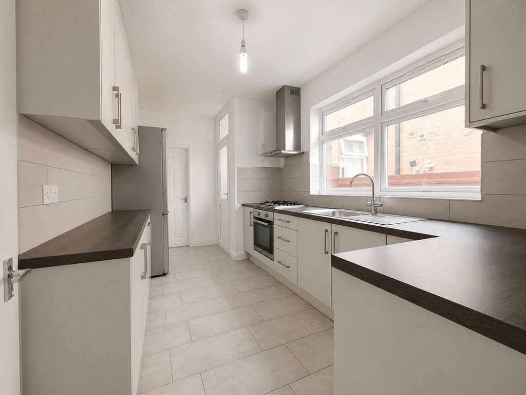 Property photo 3 of 9 Kitchen