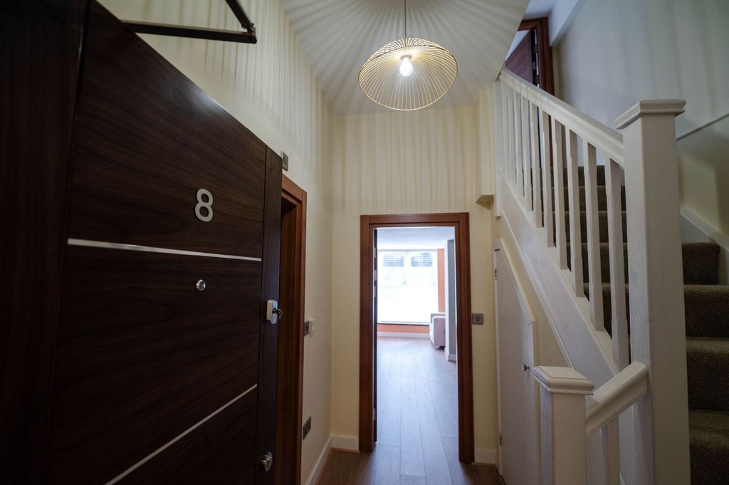 Property photo 1 of 39