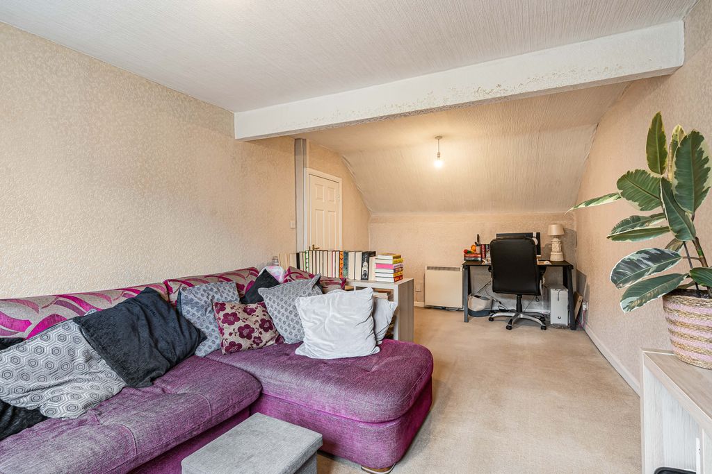 Property photo 3 of 16 16_90041