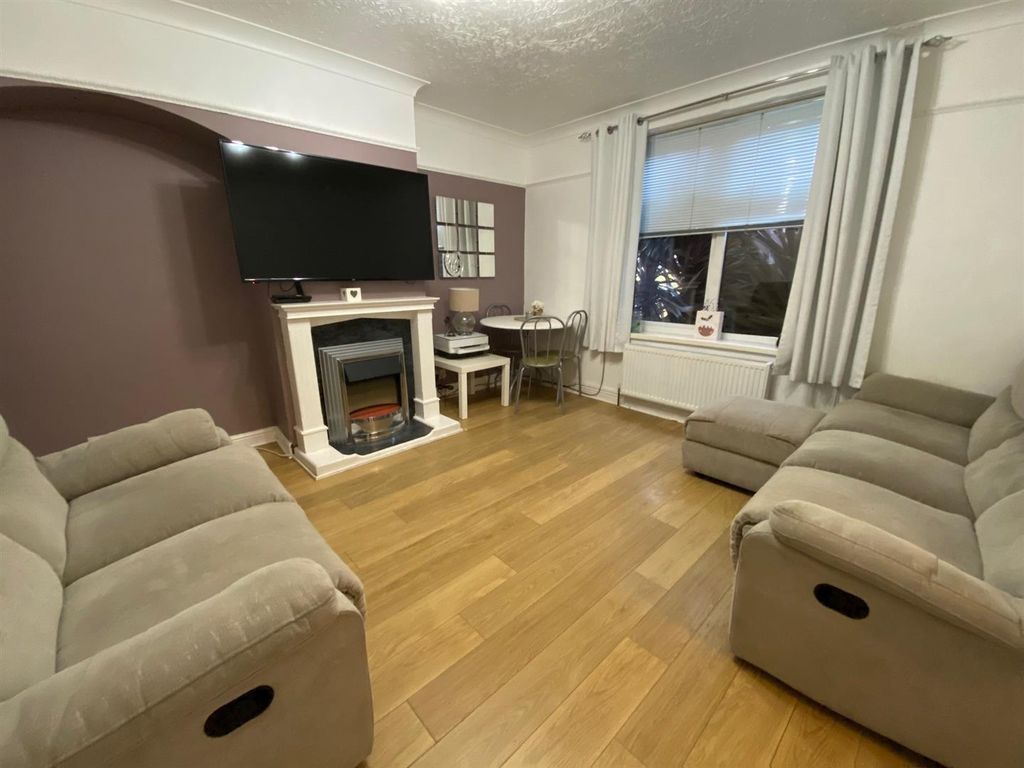 Property photo 3 of 16 B2.Jpg