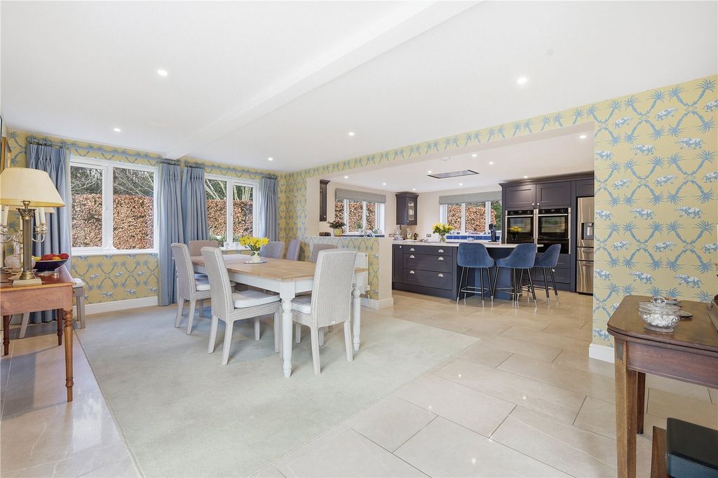 Property photo 3 of 19 Dining Room