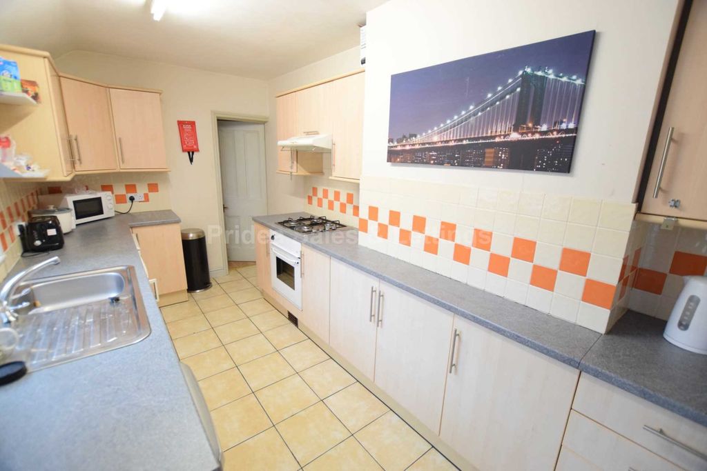 Property photo 2 of 4