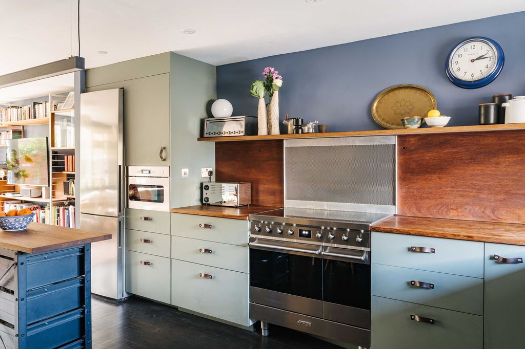Property photo 2 of 20 Whitton Walk E3
