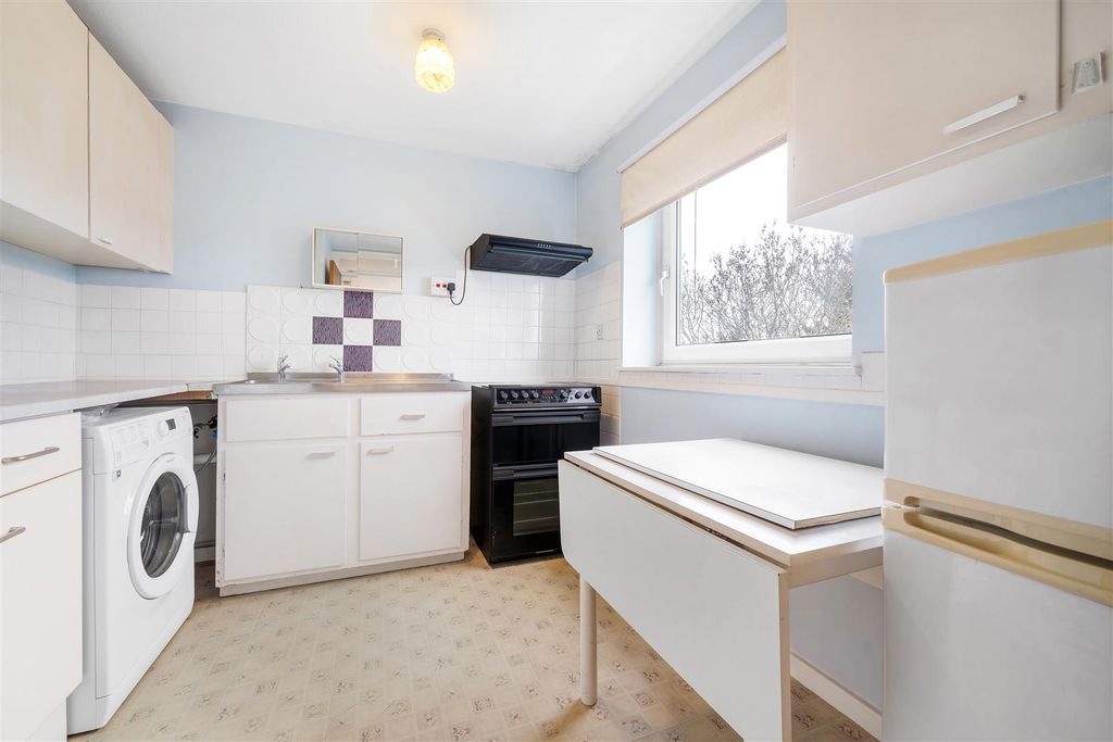 Property photo 3 of 14 Deverill Court-14.Jpg