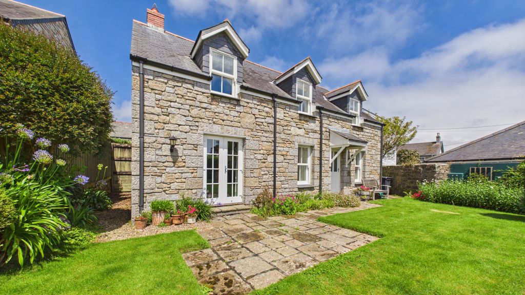 Property photo 1 of 14 2 Bedroom Detached House For Sale