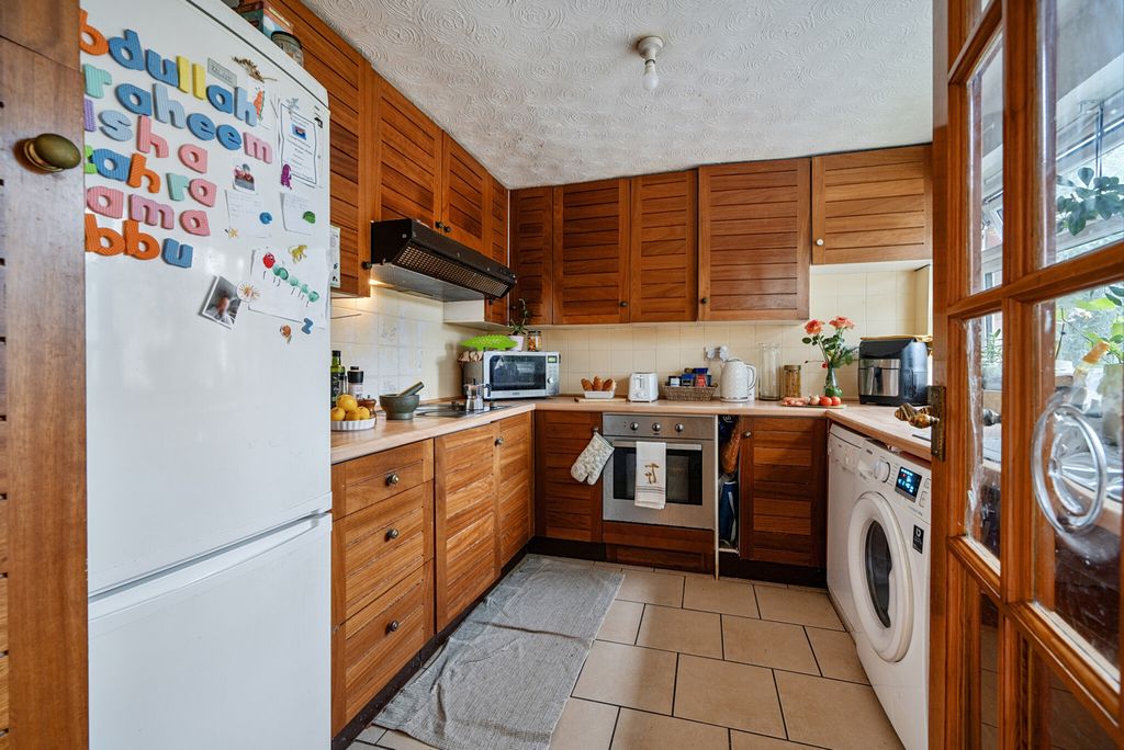 Property photo 2 of 25 1389399-6-69416De...