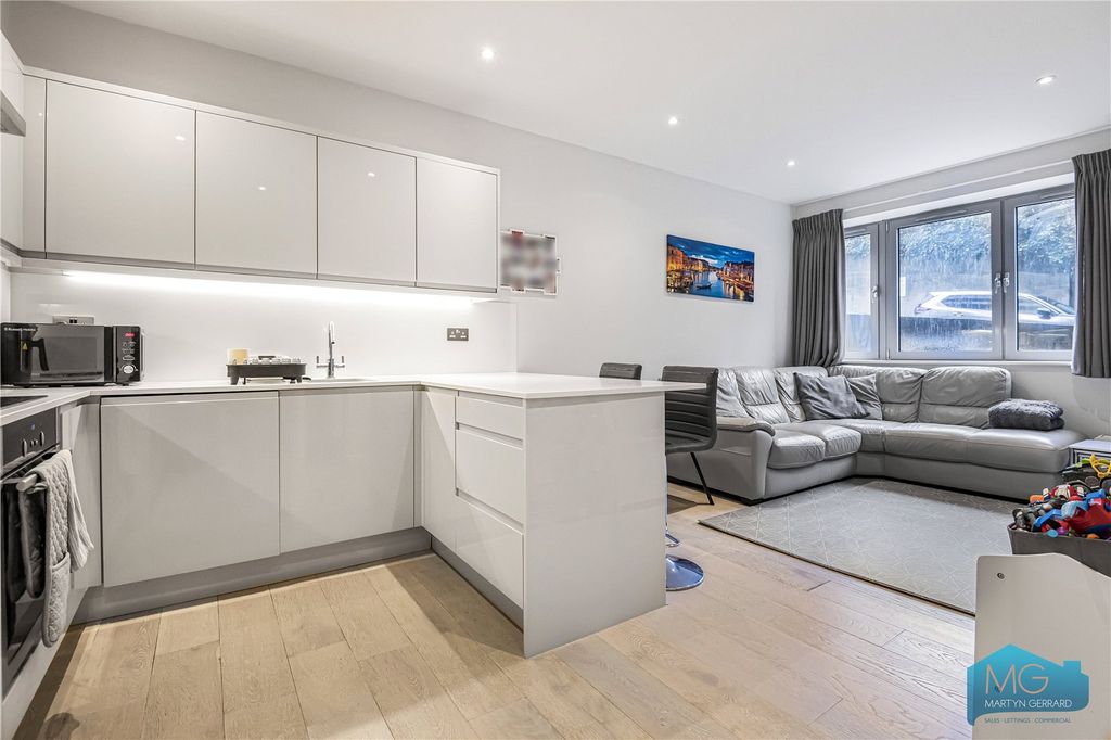 Property photo 2 of 13 Picture No. 03