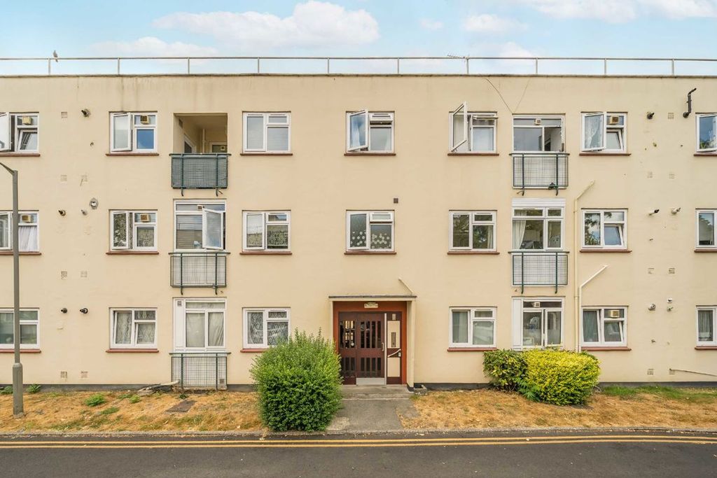 Property photo 1 of 6