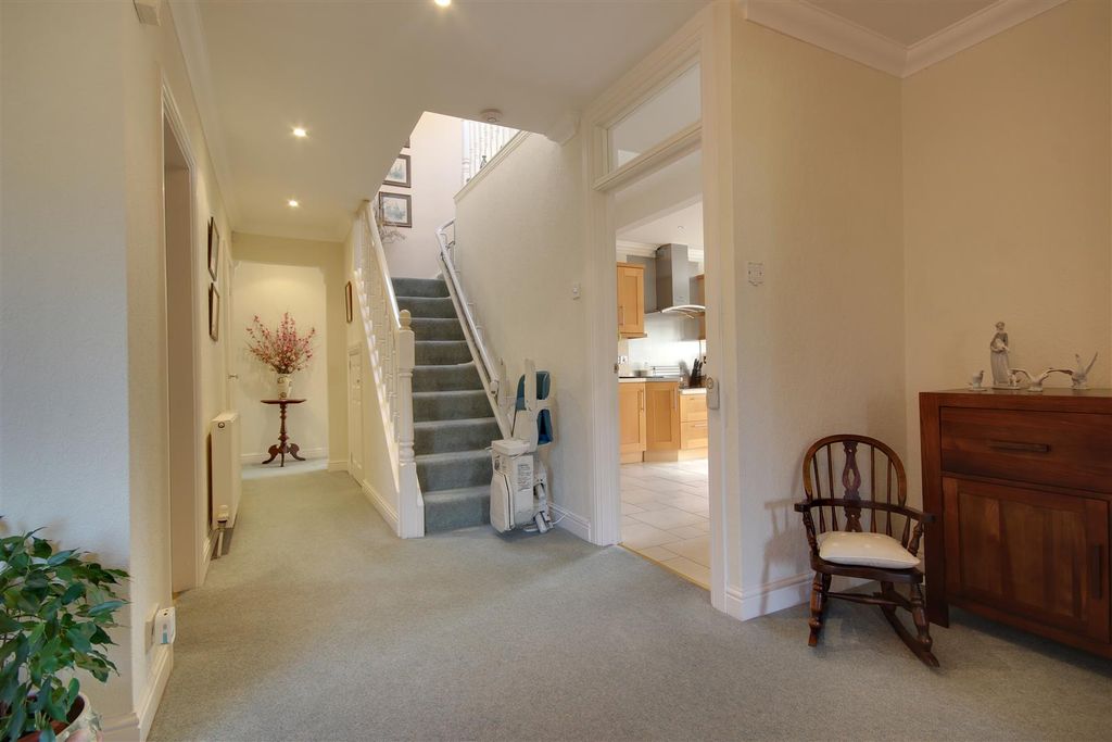 Property photo 3 of 23 Entrance Hallway &amp; Reception