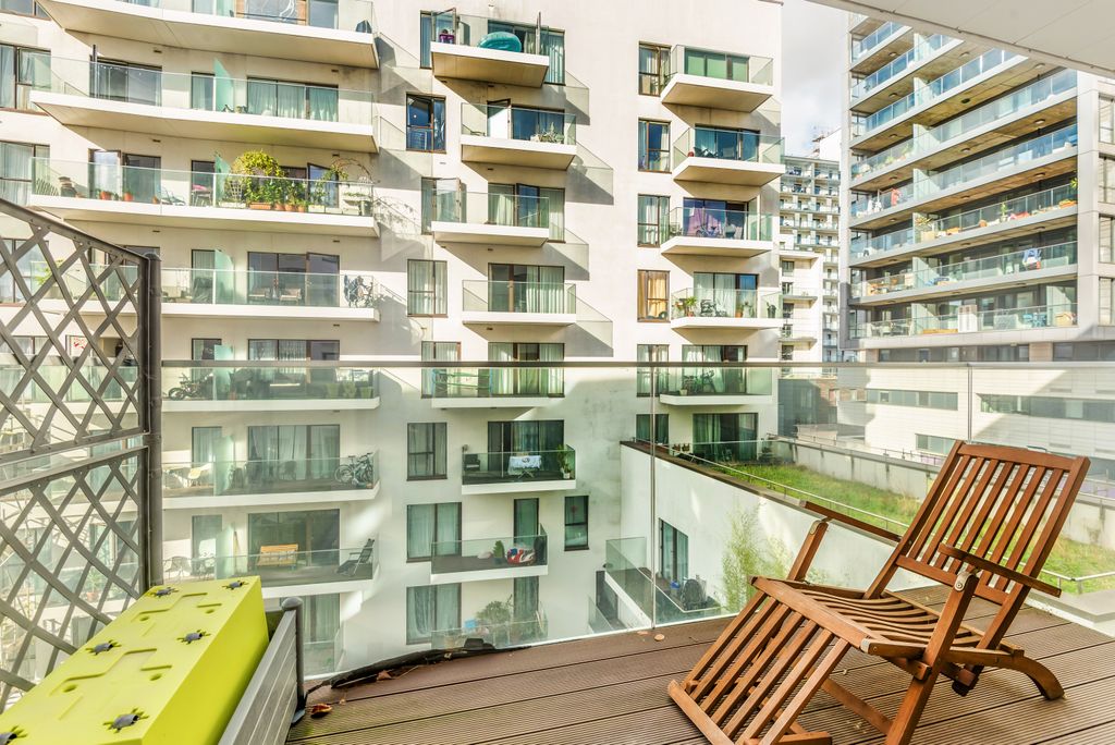 Property photo 3 of 10 Balcony.Jpg