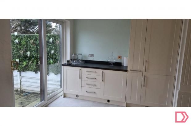 Property photo 2 of 10 F7340A63-c3Ac-4F1B-8