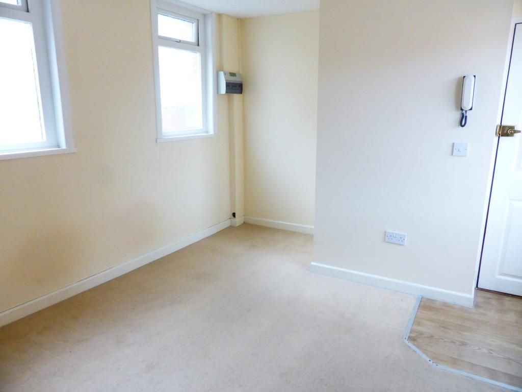 Property photo 2 of 7 7901_Room02Image0954