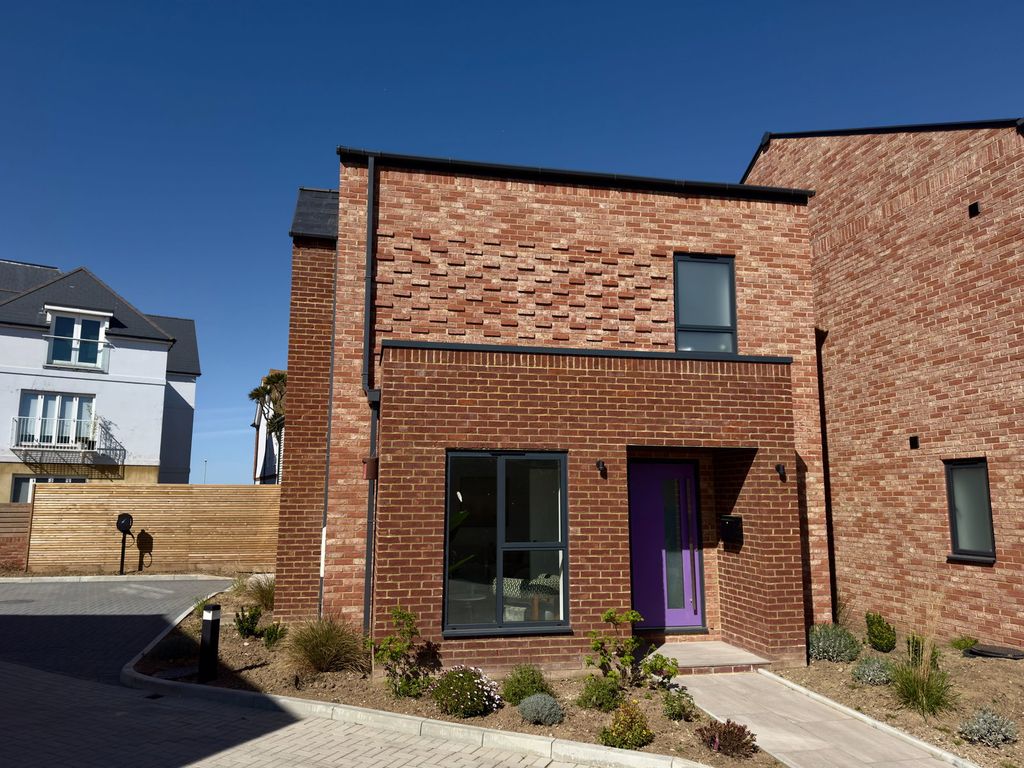 Property photo 1 of 44