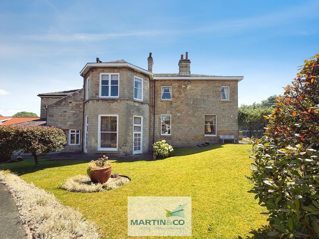 Property photo 2 of 46