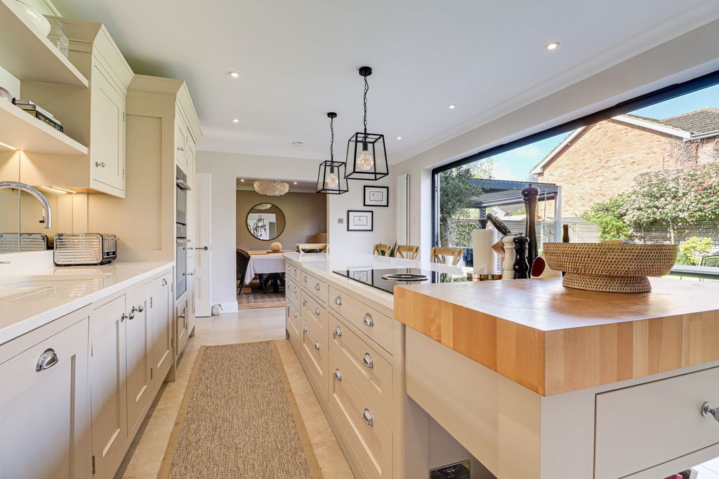Additional image 2 of 4 bed detached house for saleGrant Gardens, Harpenden, Hertfordshire AL5